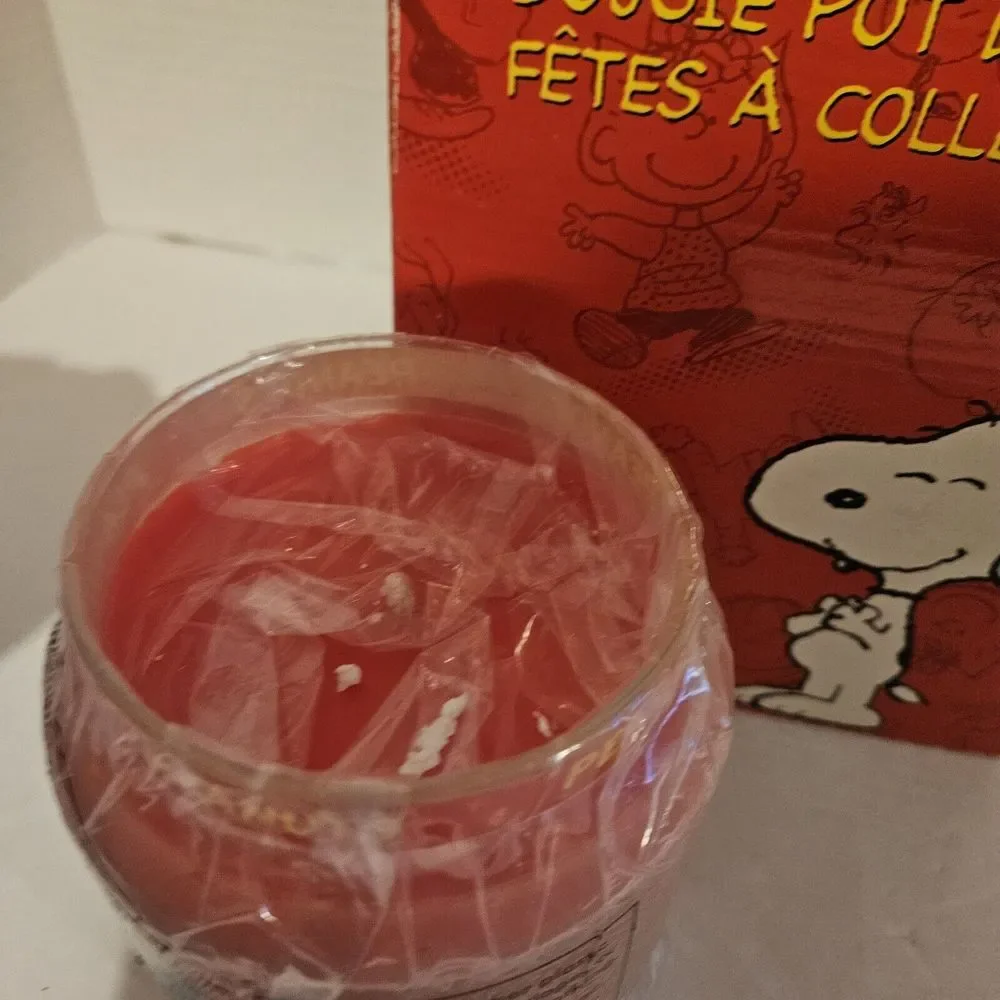 Peanuts Collectible Holiday Candle Jar 